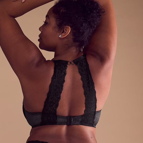 New
VICTORIA'S SECRET
Sexy Tee Smooth Push-Up Bra - Picture 4 of 6